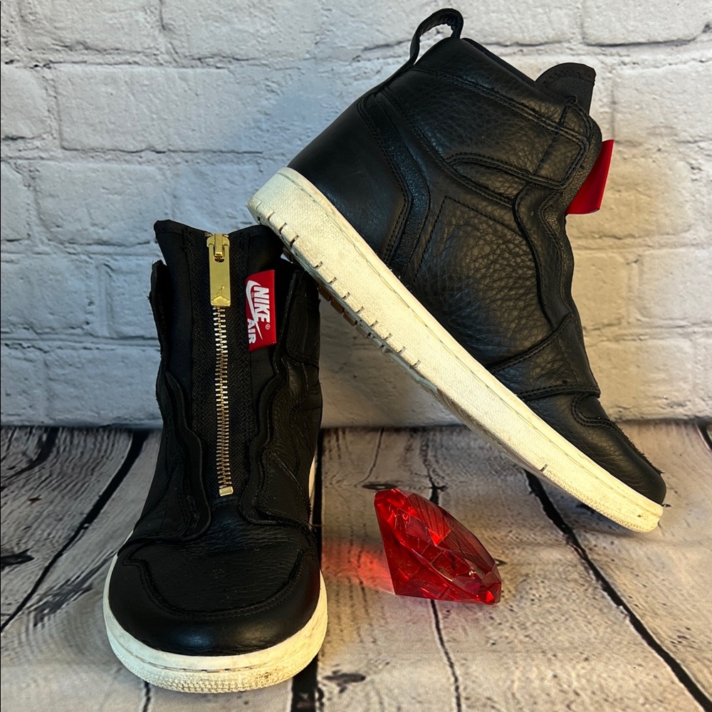 * Women's Air Jordan 1 Retro High Zip sneaker